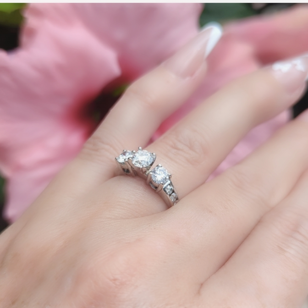 Offers??? Genuine  1.5ct real diamond ring. Kays - Picture 5 of 12